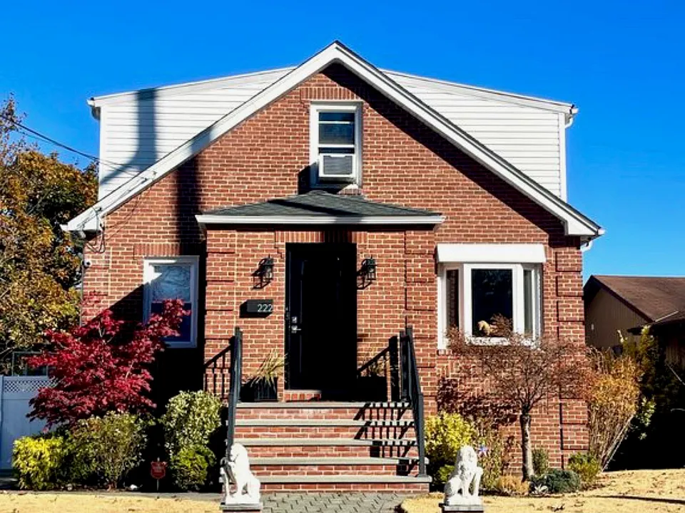 222 Centre Ave
