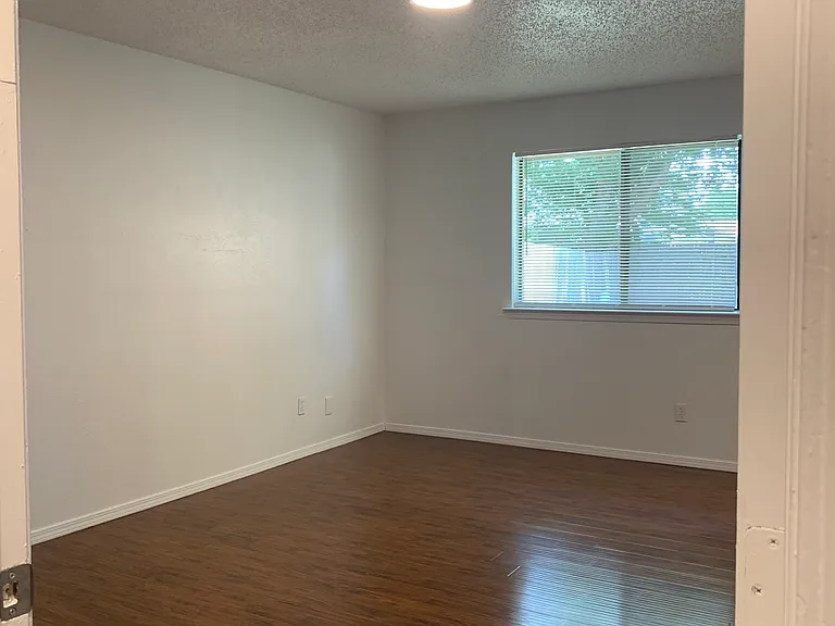 2926 Lake Park Dr — Photo 7