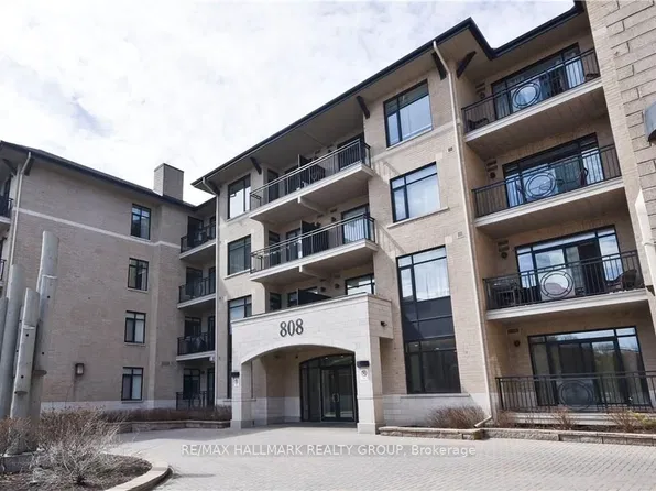 808 Bronson Ave #408, Ottawa, ON K1S 5A4