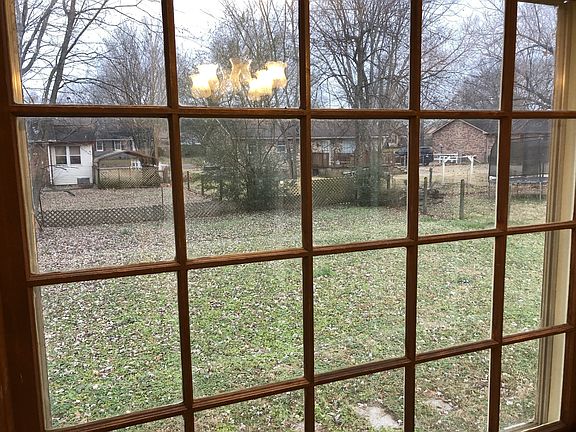 4th image of 305 Windellwood Cir