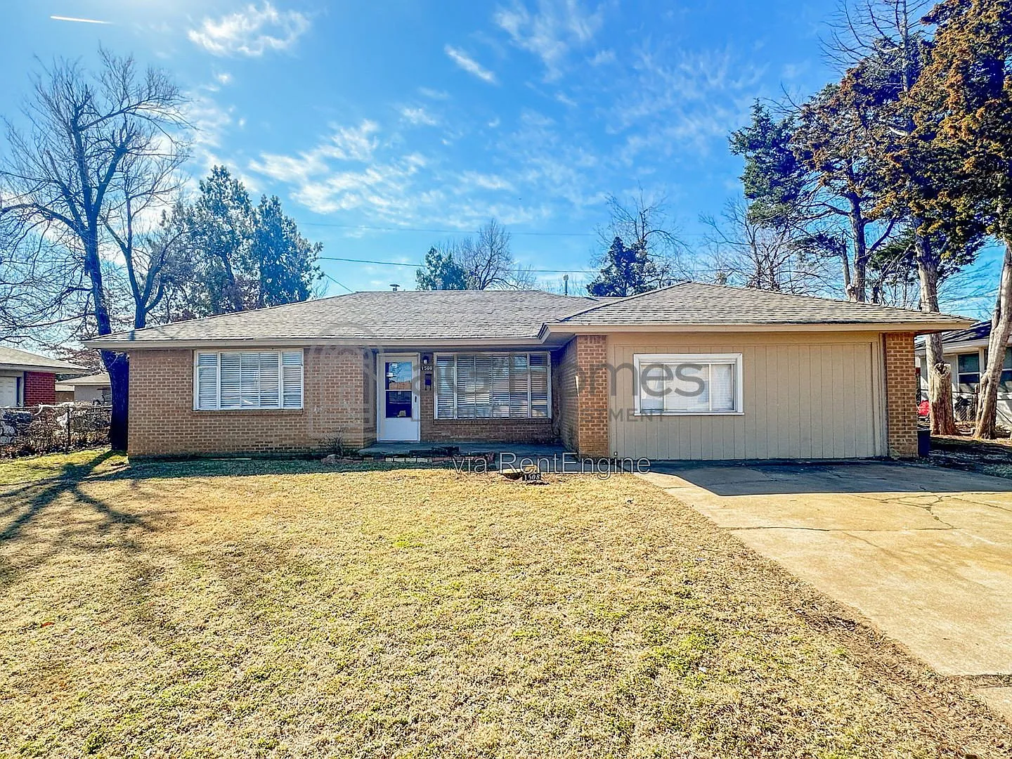 3 bed, 1.0 bath, 1338 sqft, $1,095 — Photo 1
