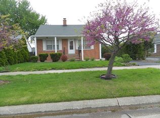 709 Columbia Ave, Saint Joseph, MI 49085