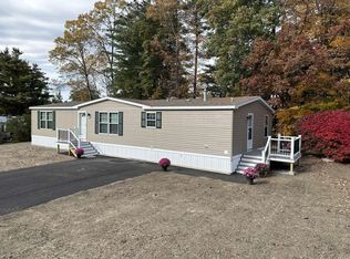 8 Stanwood Dr, Nashua, NH 03063
