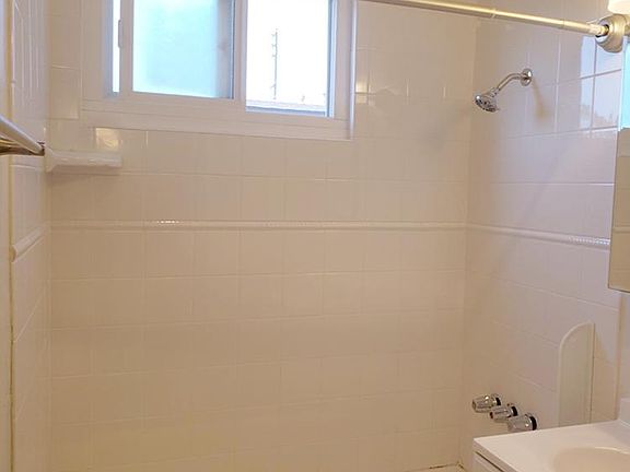 5th image of 322 W Anapamu St APT 9