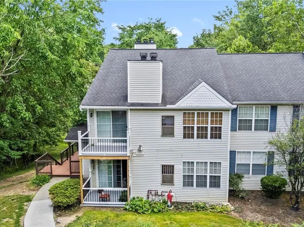 2002 Stoney Run Cir, Broadview Heights, OH 44147