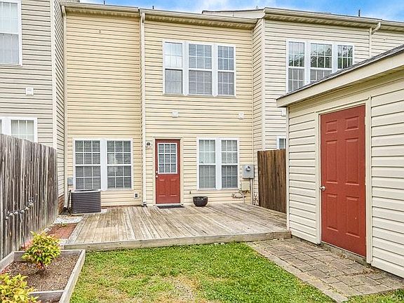 5th image of 2902 Thistlebrook Ln