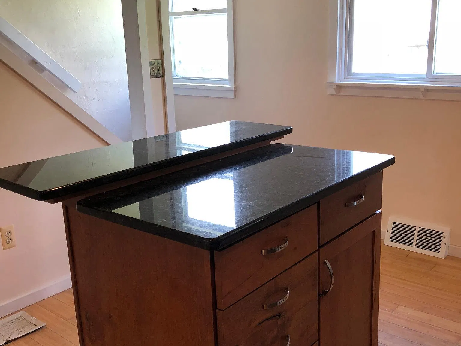 1 bed, 975 sqft, $750 — Photo 3