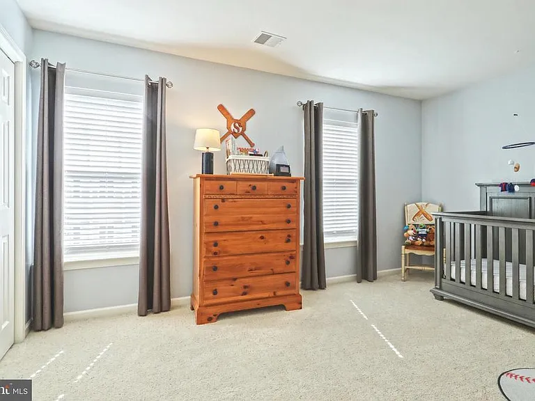 2723 Foxshire Dr — Photo 24