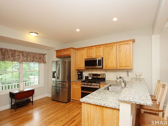 5th image of 107 Meadow Brook Road #107