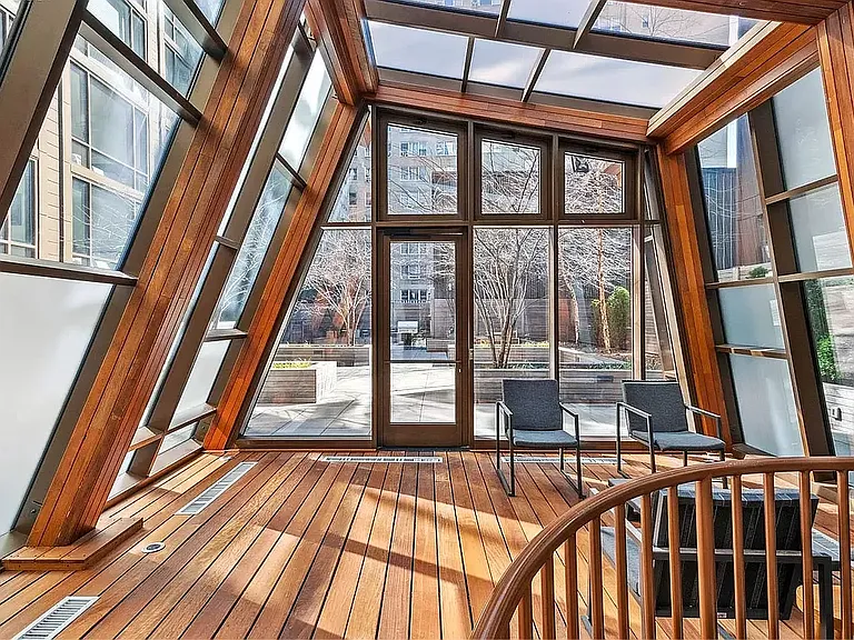 215 E 19th St #5K — Photo 12