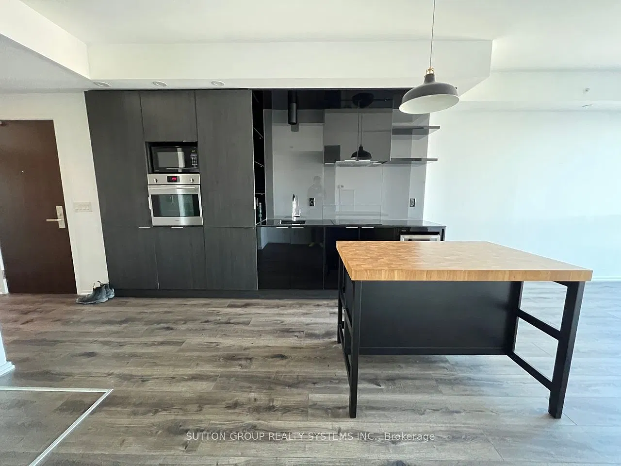 3 bed, $3,000 — Photo 3