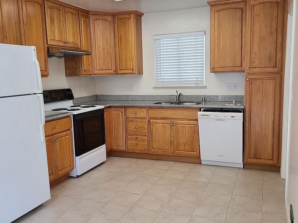 1st image of 715 Vaquero Dr #2
