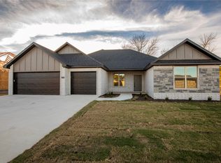 1103 Torrey Pines Rd, Cave Springs, AR 72718