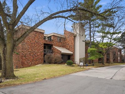 2300 W Good Hope ROAD #340, Glendale, WI, 53209