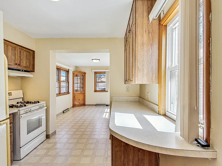 6815 Forestdale Ave — Photo 11
