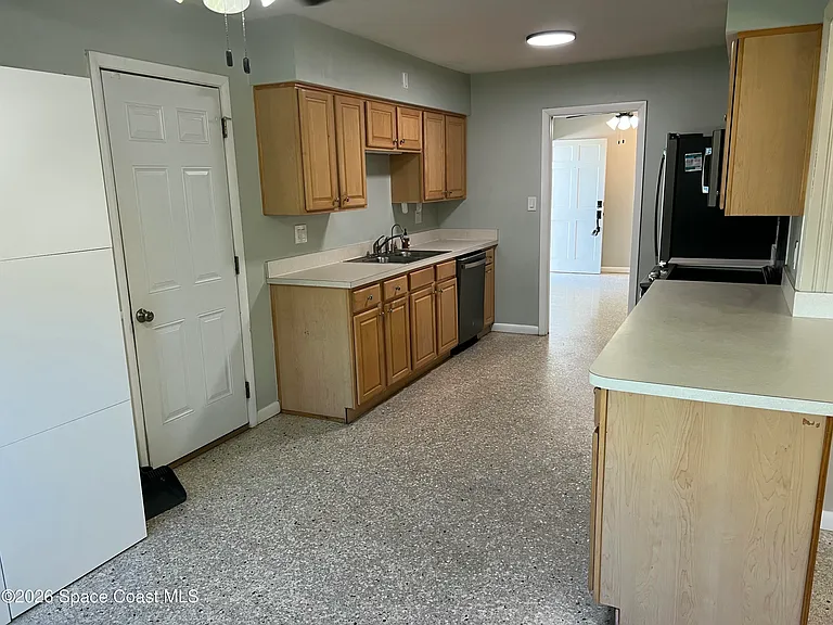 250 Debra Ct — Photo 8