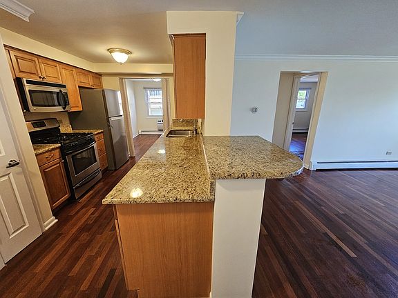 5th image of 1247 Washington St Unit 104