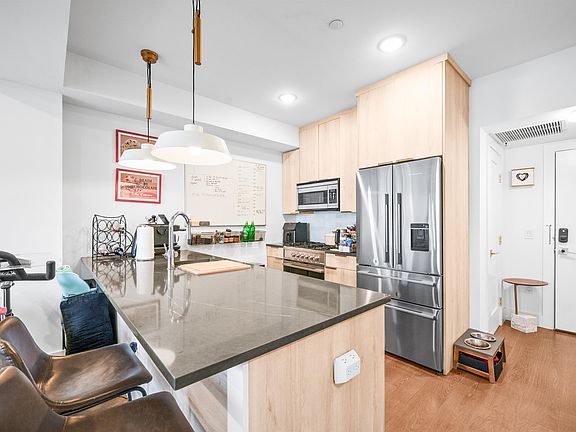 5th image of 386 5th St #101