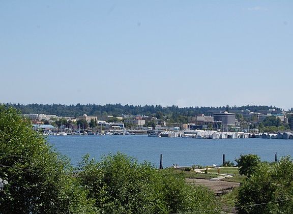 4th image of 1107 W Bay Dr NW #401