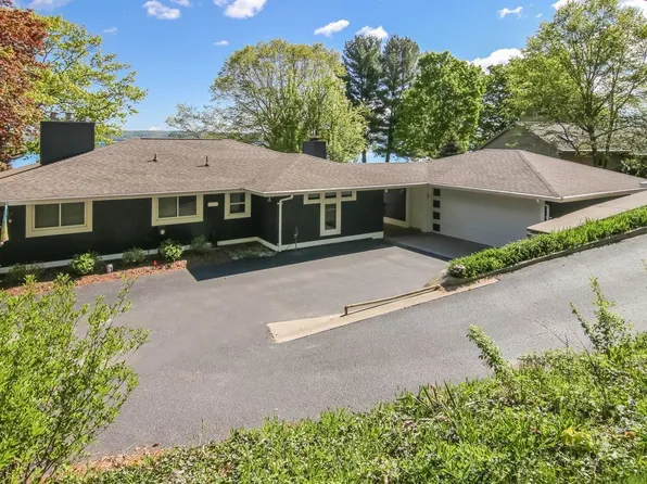 6866 W Macfarlane Rd, Glen Arbor, MI 49636