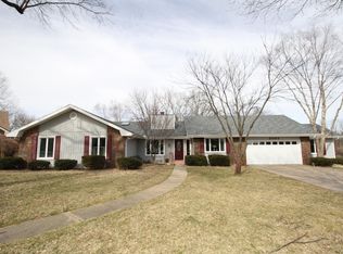 2063 E Kahler Ct, Springfield, MO 65804