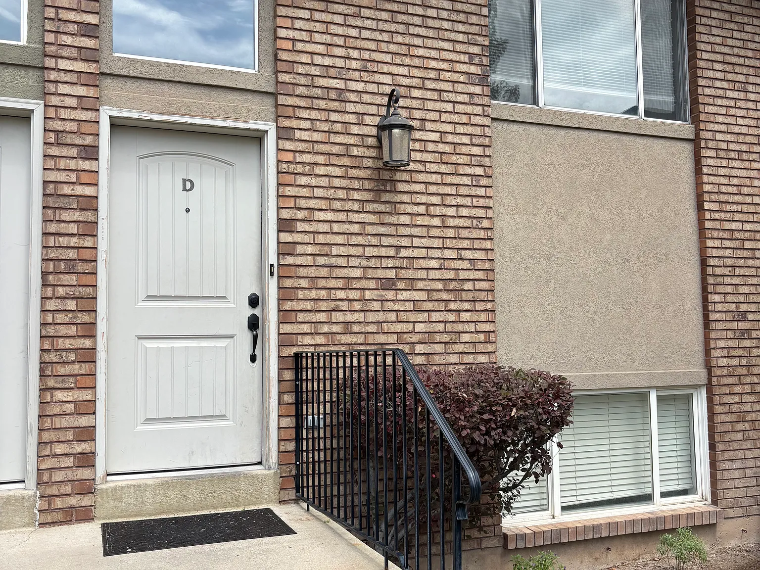 3 bed, 1190 sqft, $1,375 — Photo 2