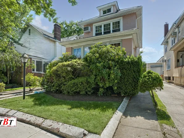 1260 East 26th Street image 2 of 32
