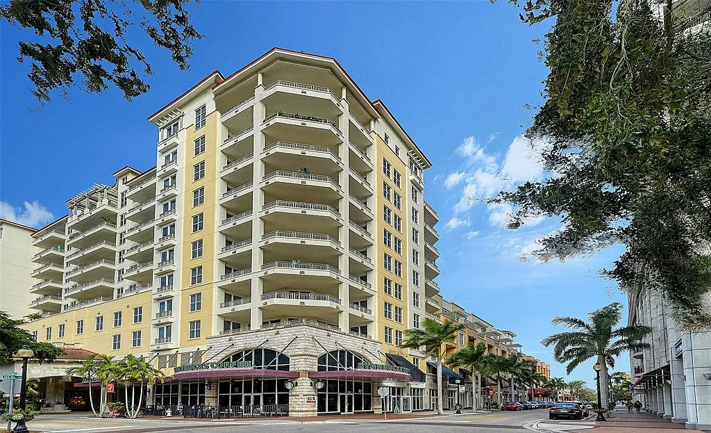 2 bed, 2.5 bath, 1707 sqft, $10,500 — Photo 4