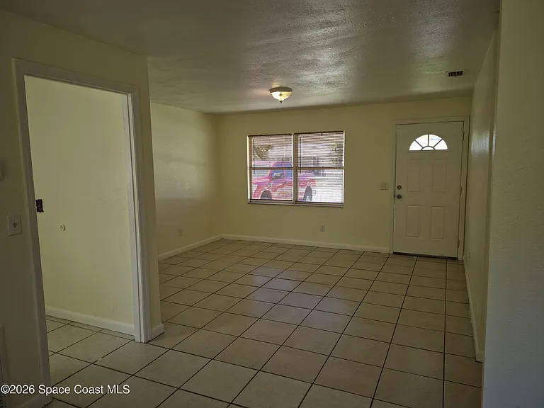 819 Cedar Dr — Photo 5