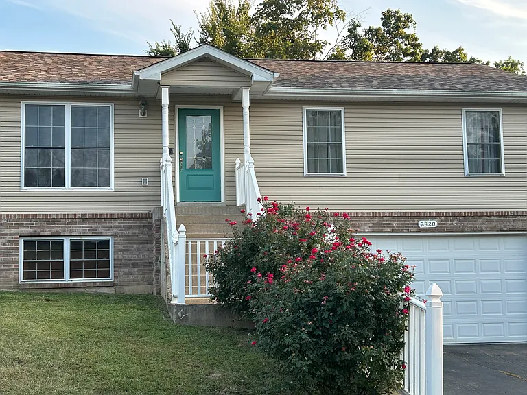 Oakbriar Meadows Dr — Photo 2
