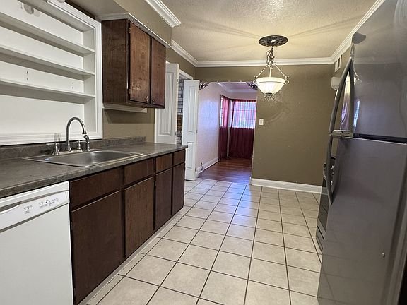 5th image of 1021 Birch Ln