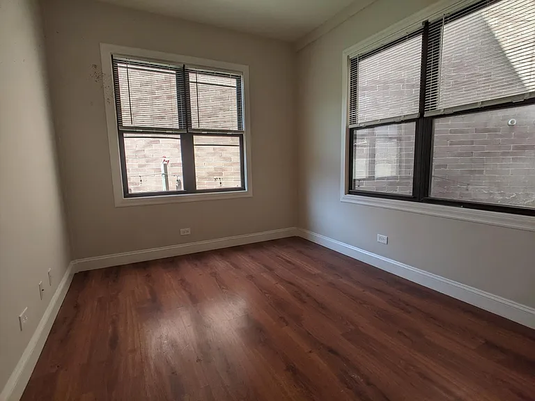 2512 N Sacramento Ave #3 — Photo 10