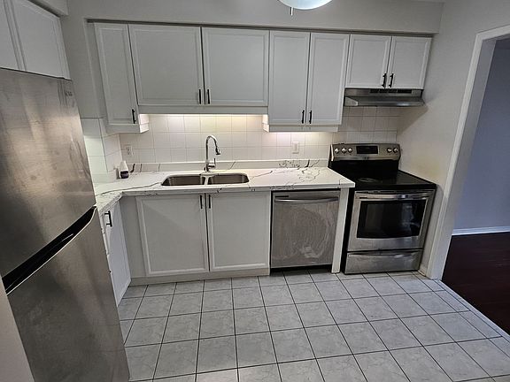 4th image of 5305 Glen Erin Dr