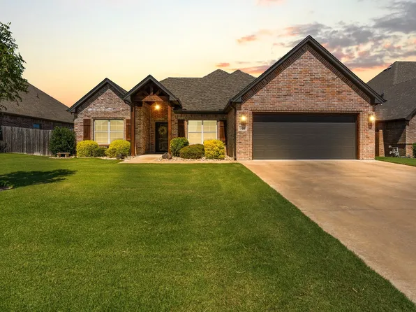 905 Bent Wood Ln, Cleburne, TX 76033