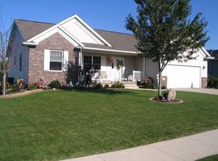 738 Breckenridge Dr, Monticello, IA 52310