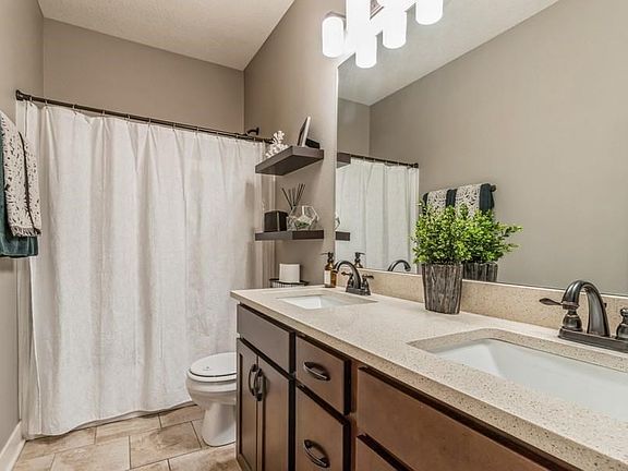 4th image of 9494 Cedarwood Ct