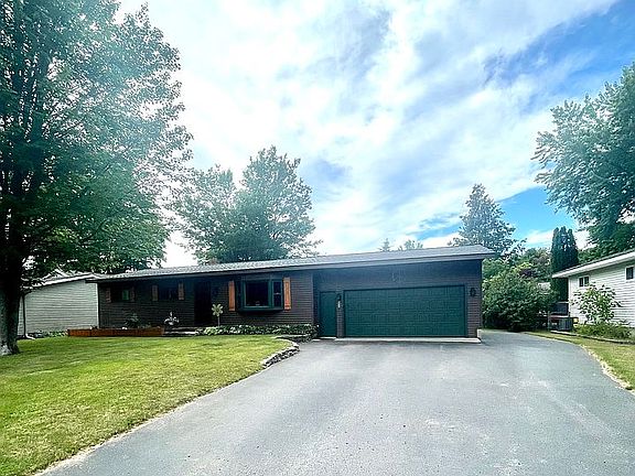 2nd image of 532 Brentwood Dr