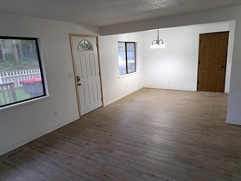 1670 Spruce Dr #B — Photo 9