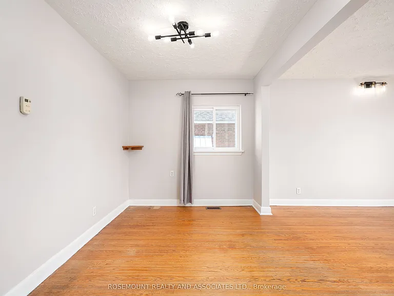 32 Maywood Park #UPPER — Photo 9