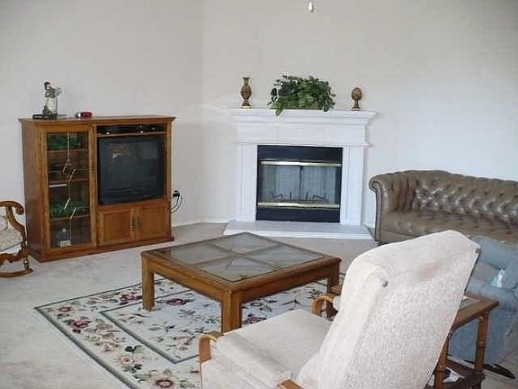 4th image of 3008 Avery Ln
