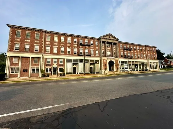 354 N Main St APT 206, Andover, MA 01810
