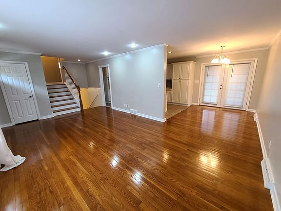 An open floor plan, hardwoods and outstanding neighborhood.