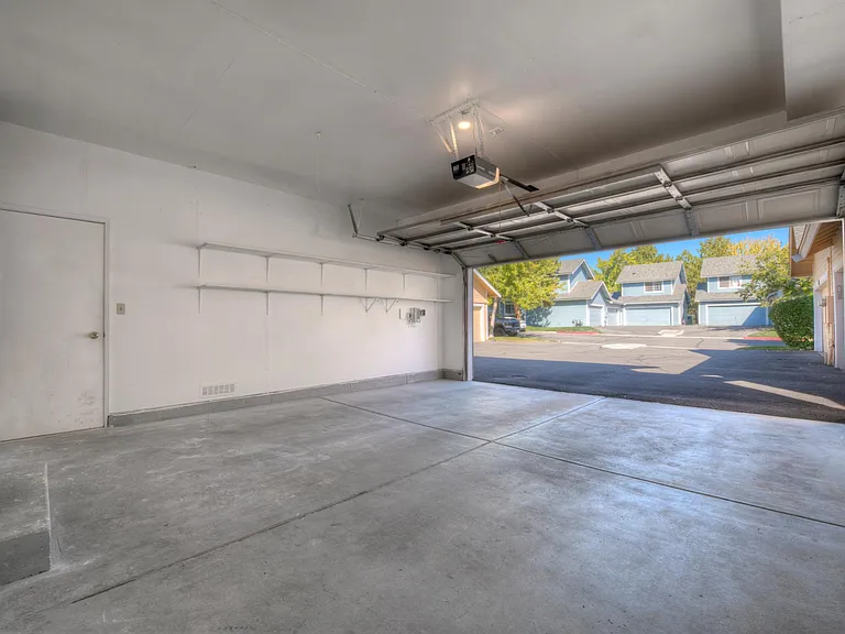 6024 Conness Way — Photo 30
