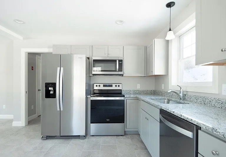 5 Anglers Rd — Photo 2