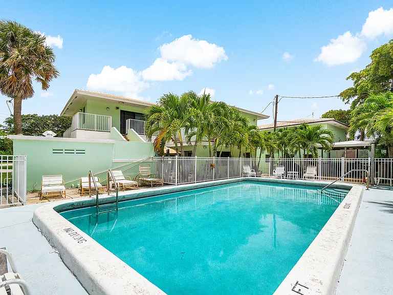 5615 N Ocean Blvd #10 — Photo 18
