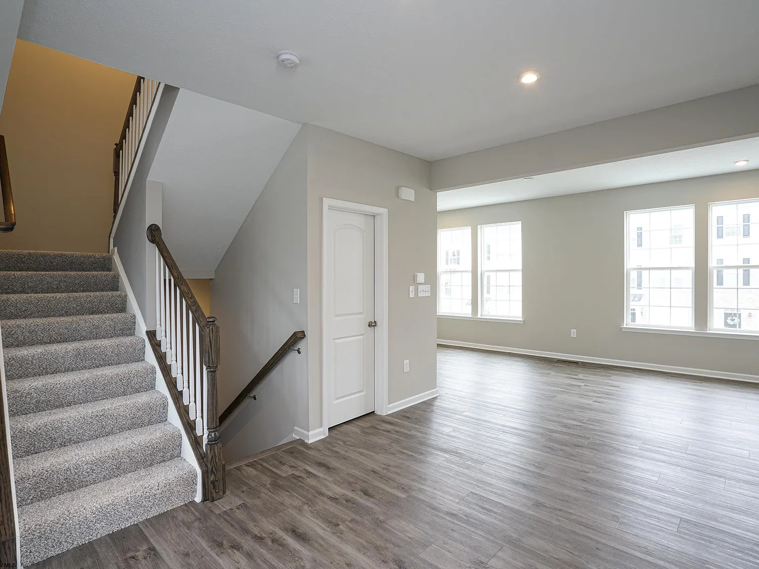 4 bed, 3.5 bath, $3,400 — Photo 3