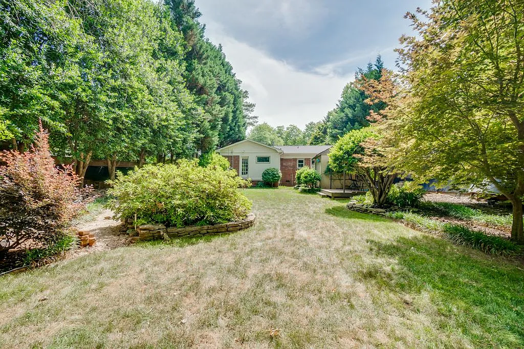 1920 Kilborne Dr — Photo 3