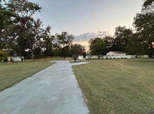 140 Racetrack Dr, Cochran, GA 31014