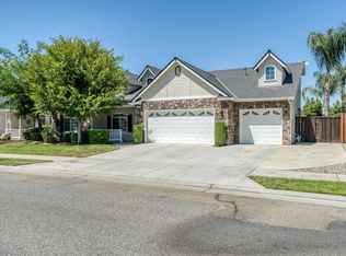 335 Serena Ave, Clovis, CA 93619