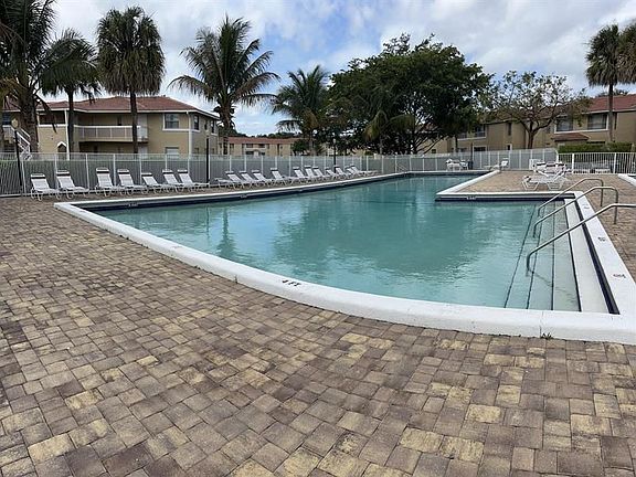 4th image of 10024 Twin Lakes Dr #36